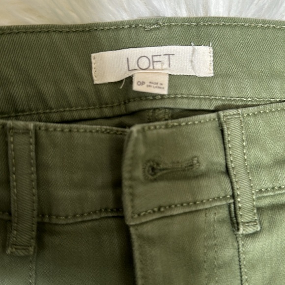 NWOT LOFT GREEN SKINNY JEANS IN WOMEN’s  SIZE 0P - Picture 5 of 10
